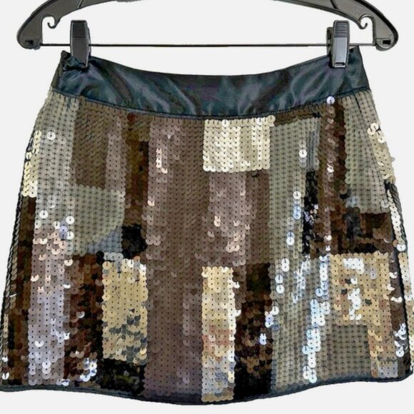 EXPRESS Mini Sequin Skirt NWT Size 0 Black Silver Colorblock - Picture 1 of 4